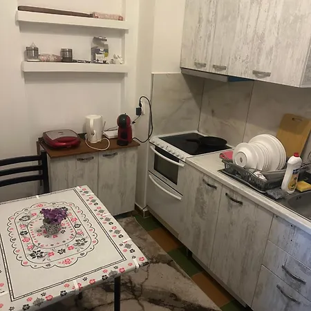 Kristian Apartment Golem (Tirana)
