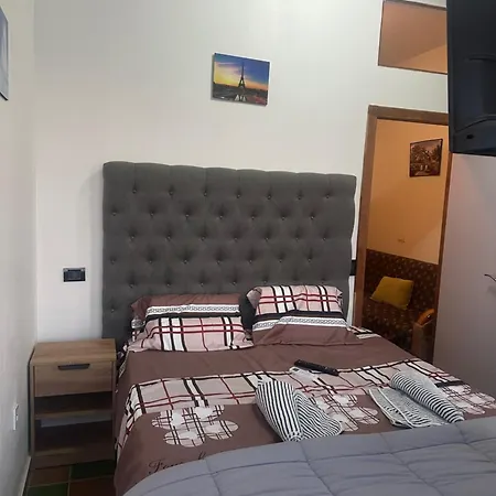 Kristian Apartment Golem (Tirana)